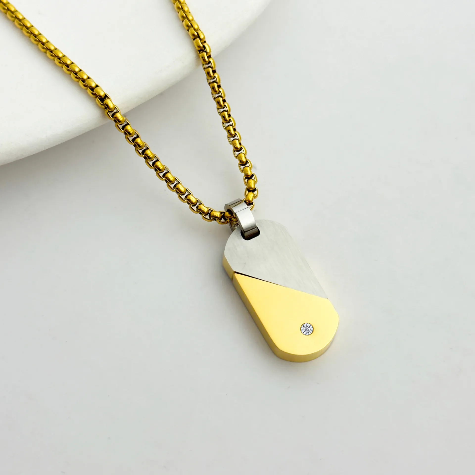 Personalized DIY engraved pendant