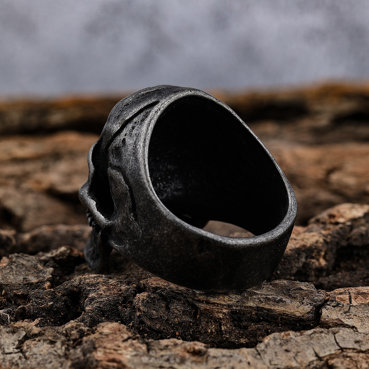 Giant skull ring