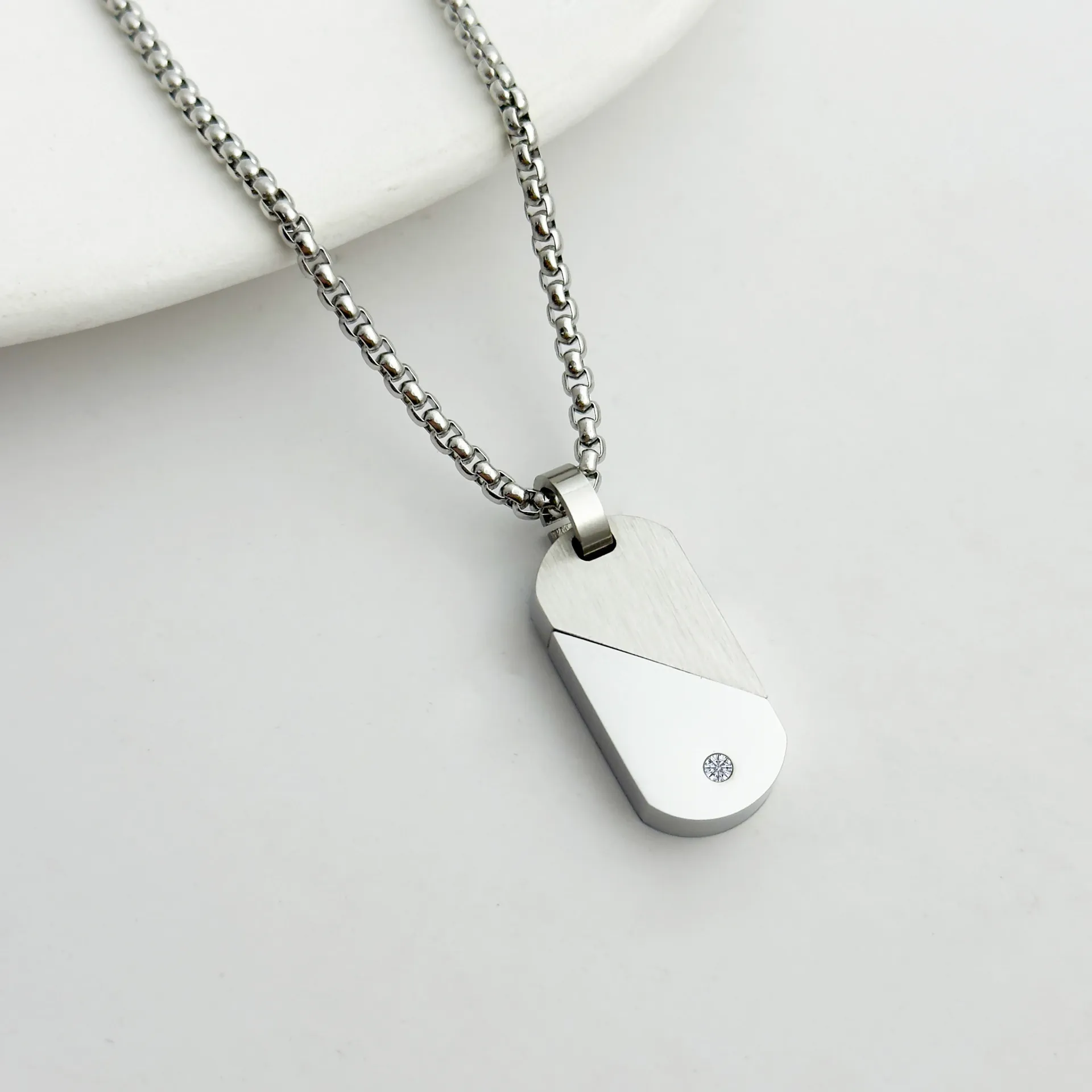 Personalized DIY engraved pendant