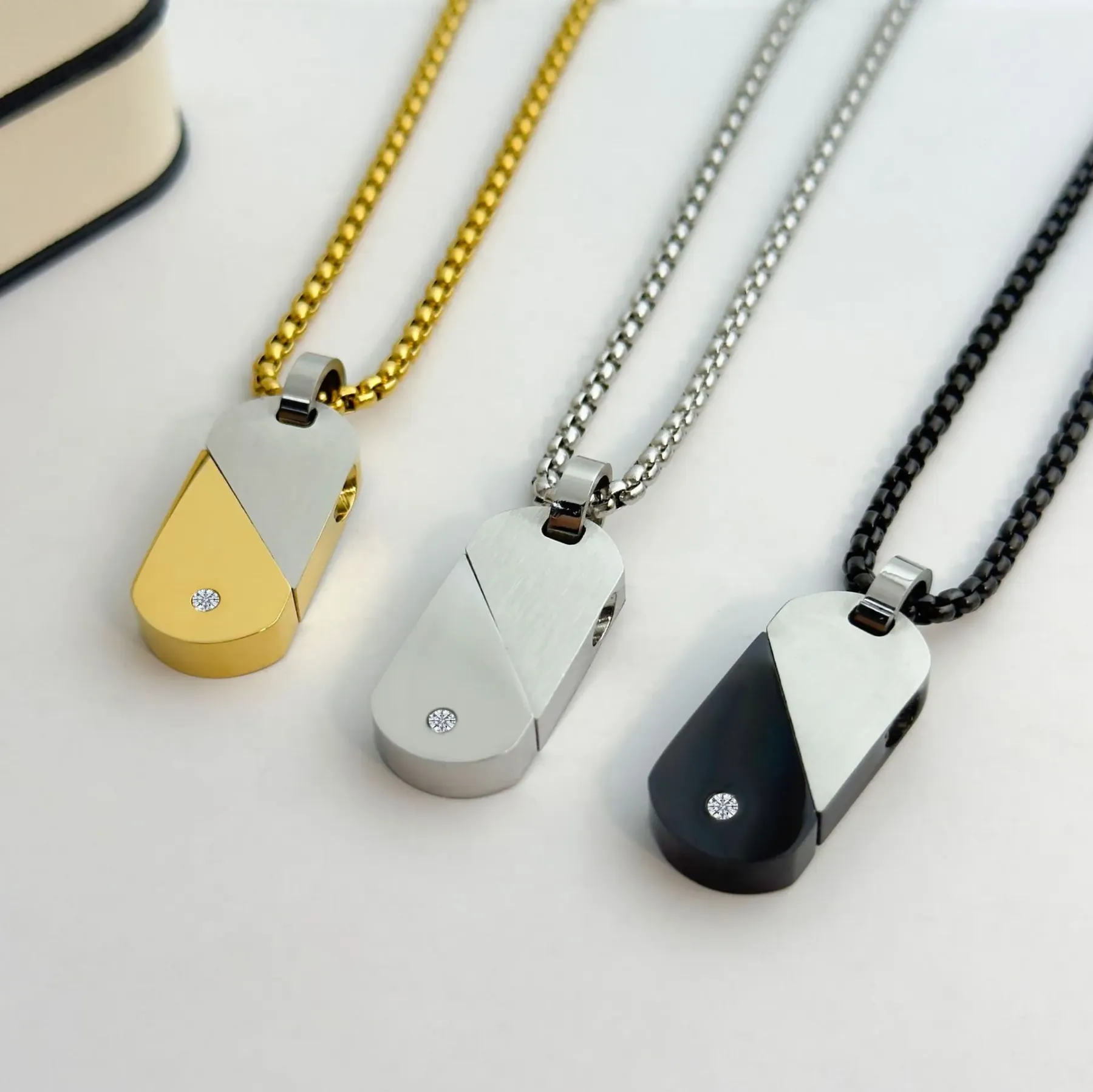 Personalized DIY engraved pendant