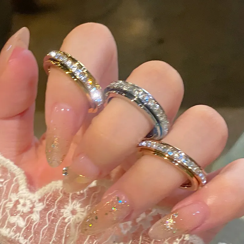 Rotatable diamond ring