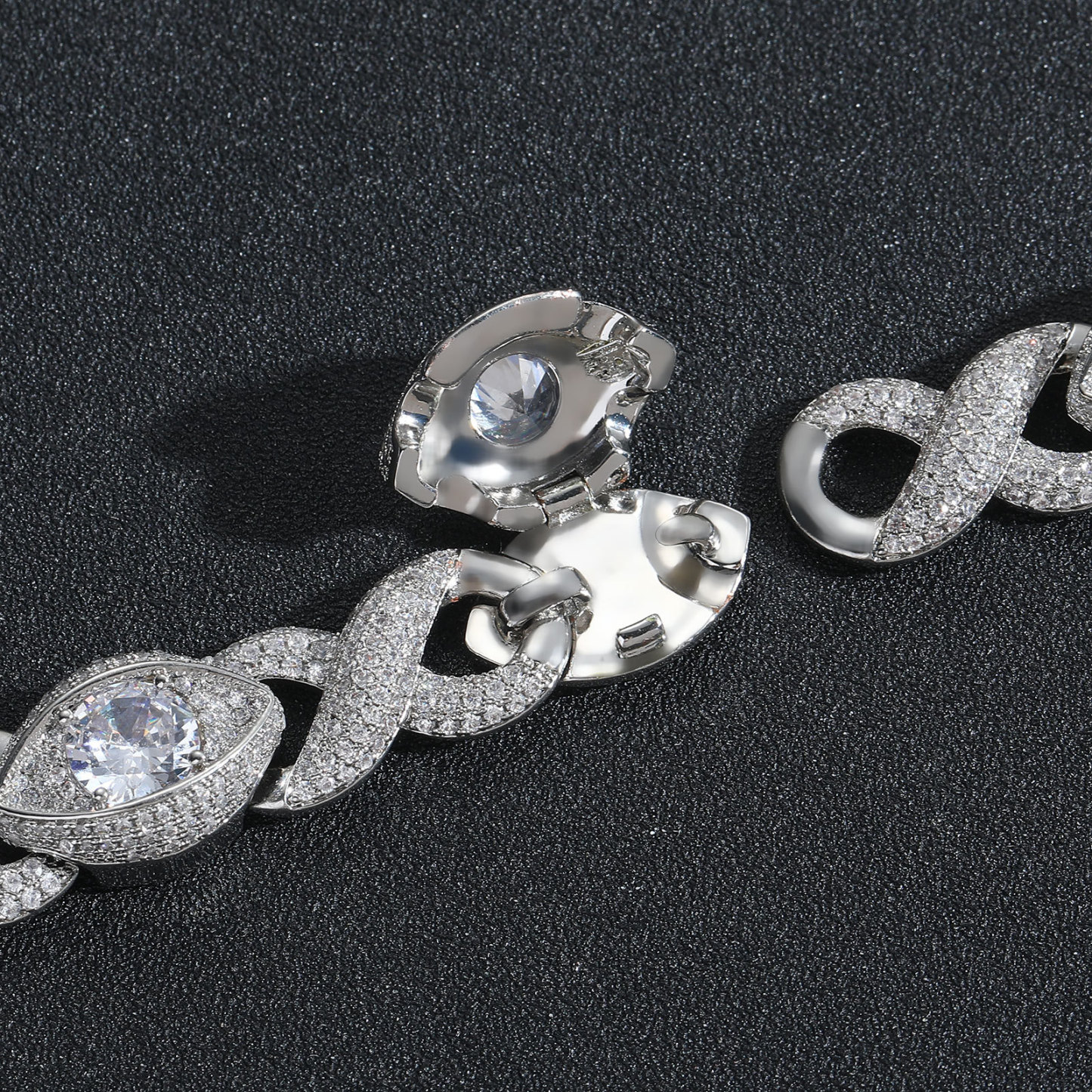 Infinity Eyes 8-shaped bracelet inlaid with zircon