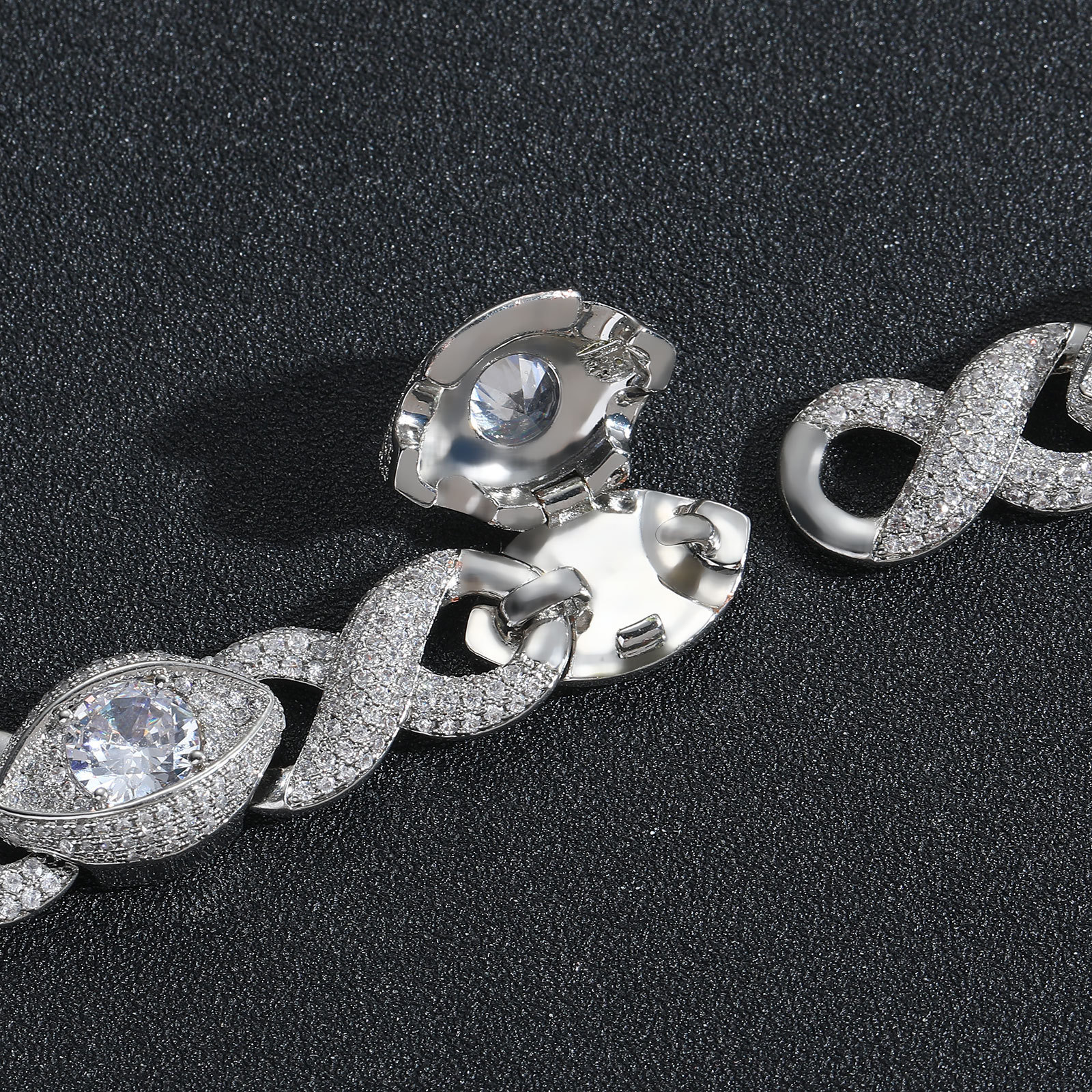 Infinity Eyes 8-shaped bracelet inlaid with zircon