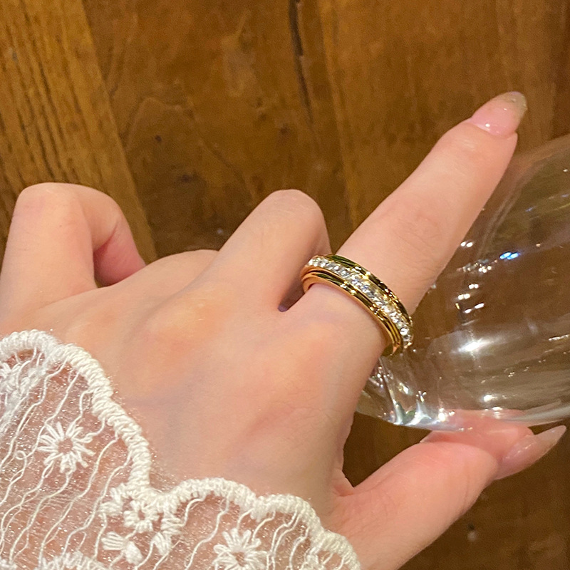 Rotatable diamond ring