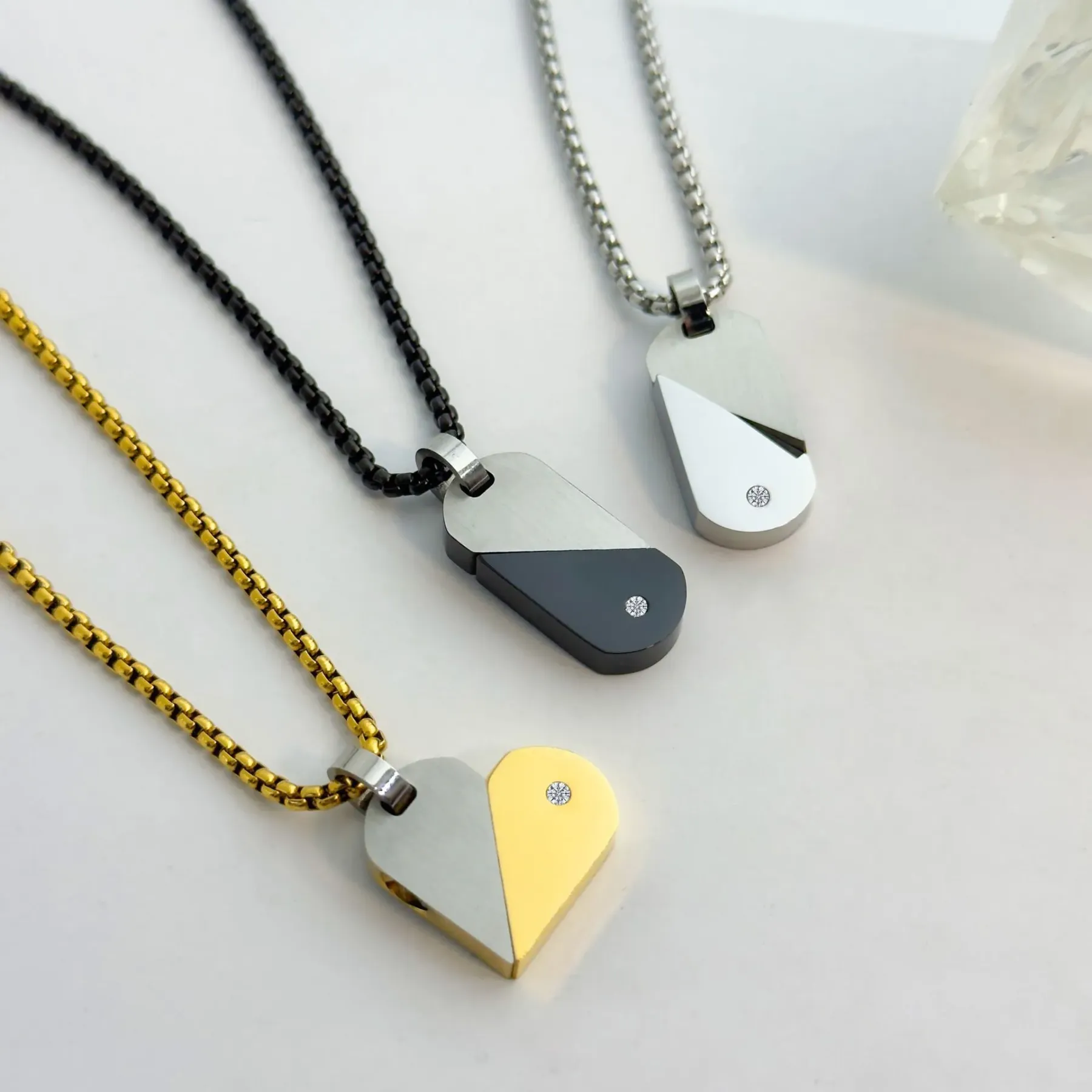 Personalized DIY engraved pendant