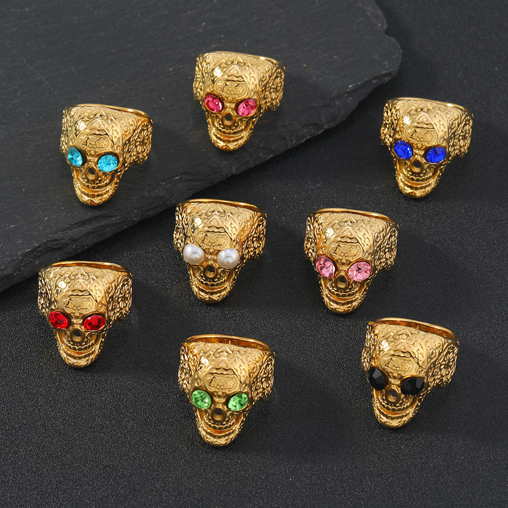 Rock skull ring
