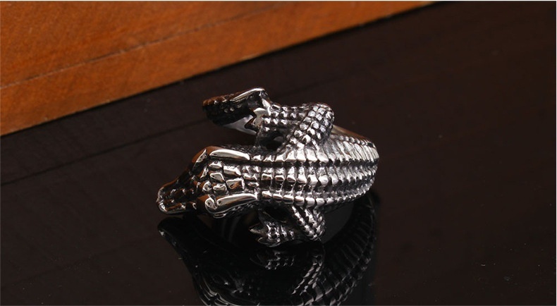 Alligator Ring