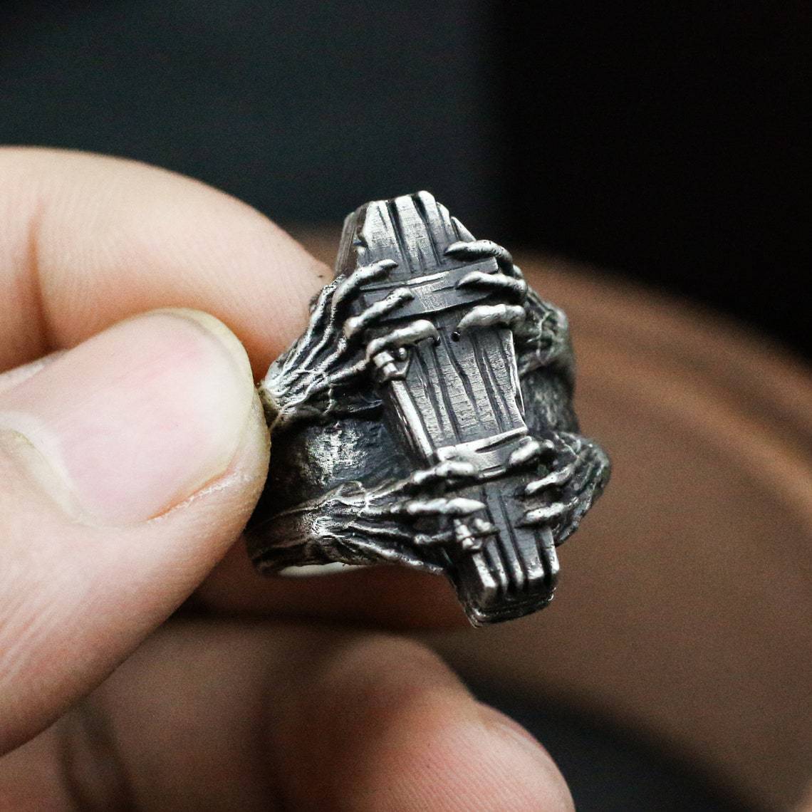 Old coffin skull finger ring