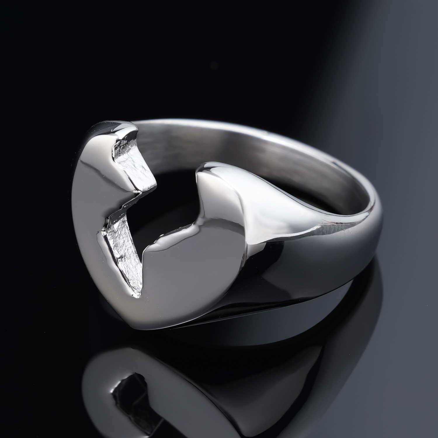 Broken Heart Unisex Ring