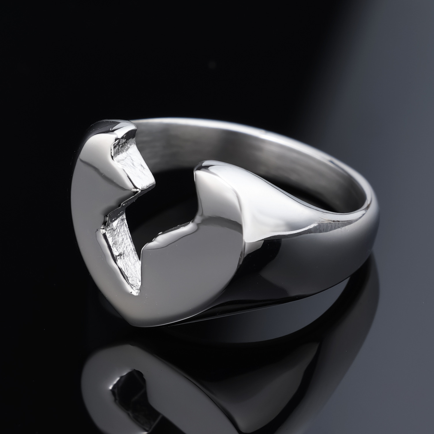 Broken Heart Unisex Ring