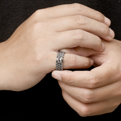 Gothic skull ring