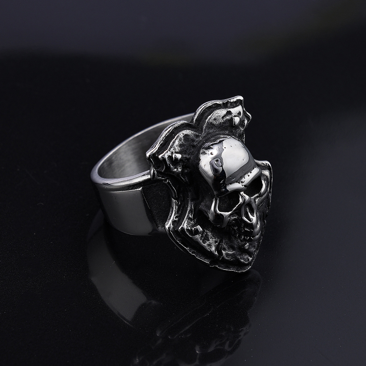 Vintage motorcycle style skull ring