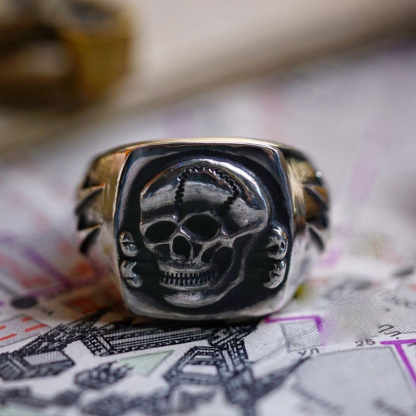 Lightning bolt and skull ring