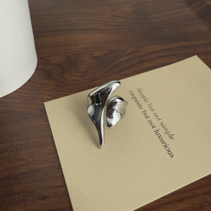 Irregularly shaped ring