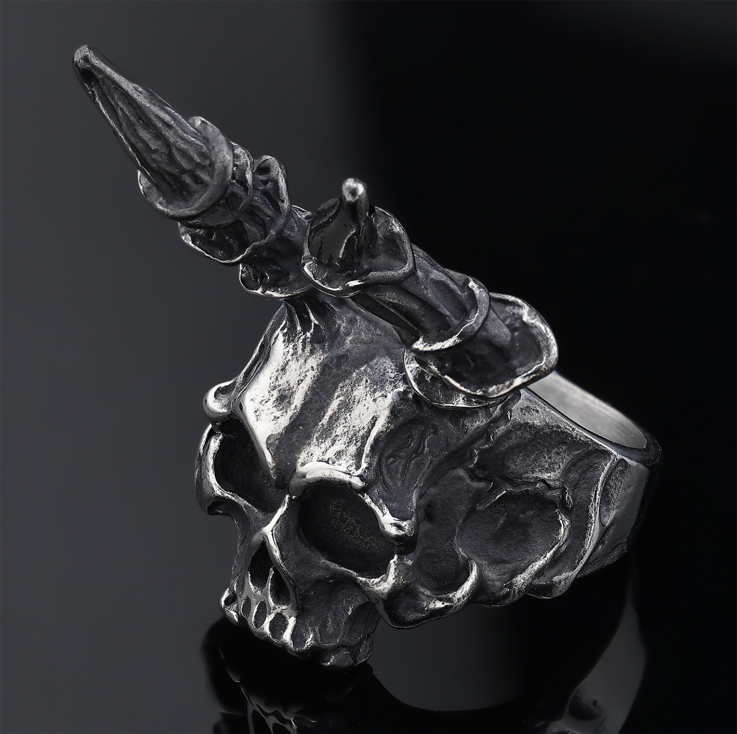 Punk style sheep horn skull ring