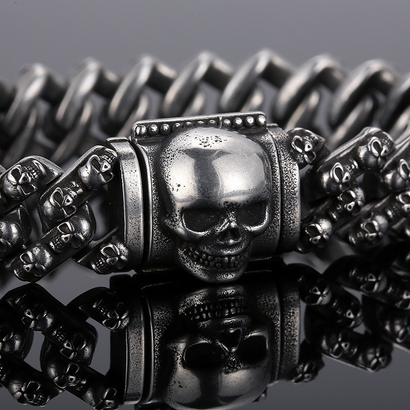 Men's skull bracelet