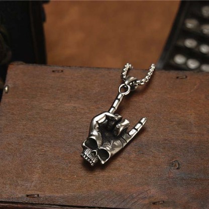 Hip-hop rock hand gesture necklace