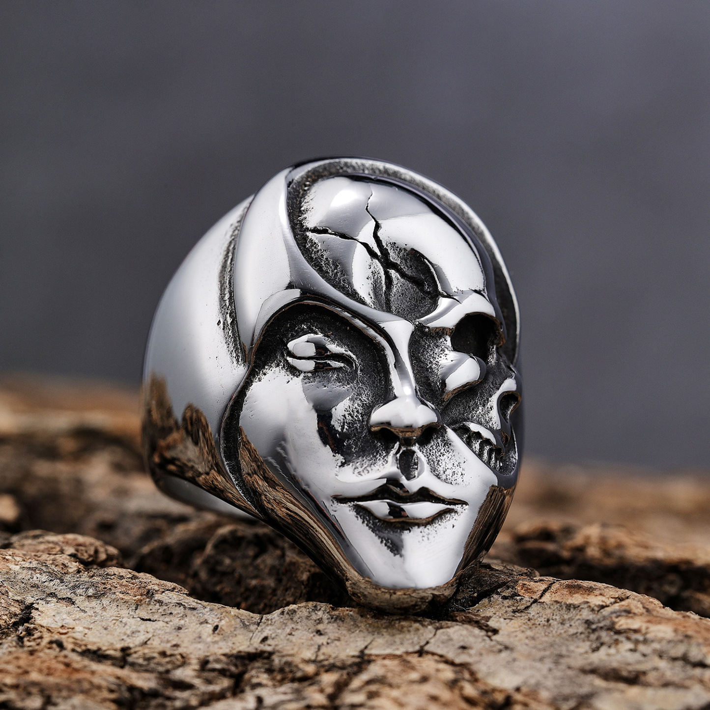 The Requiem Mask Ring