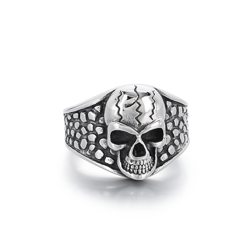 Punk skull ring
