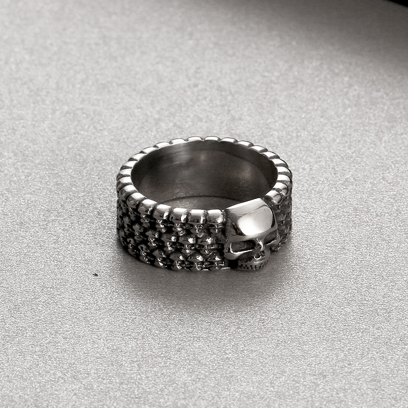 Gothic skull ring