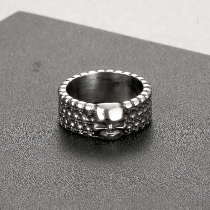 Gothic skull ring