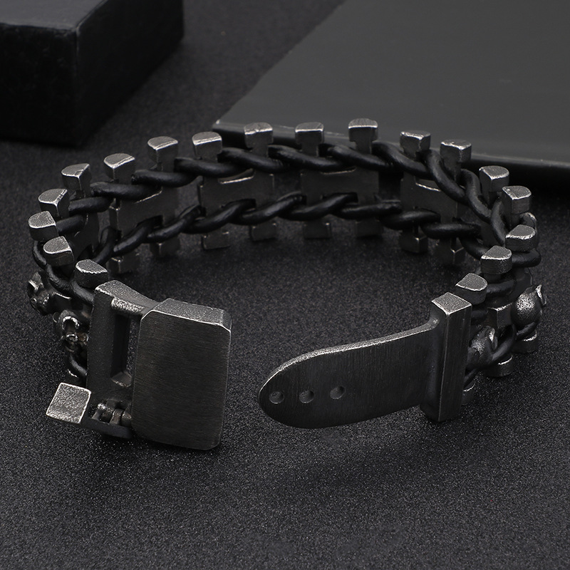 Personalized retro heavy skull leather bracelet