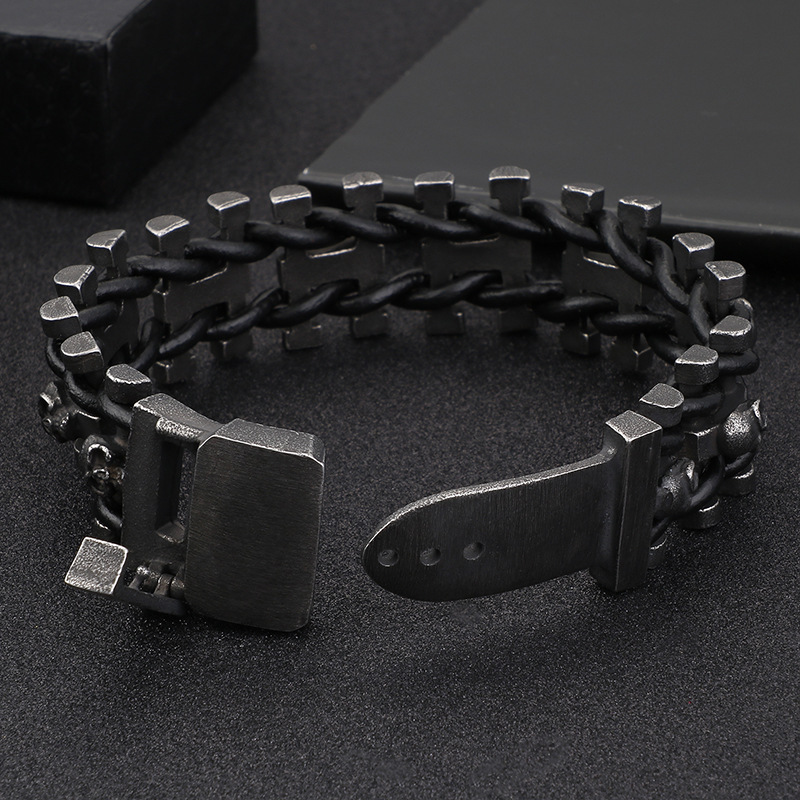 Personalized retro heavy skull leather bracelet