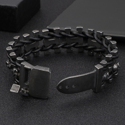 Personalized retro heavy skull leather bracelet