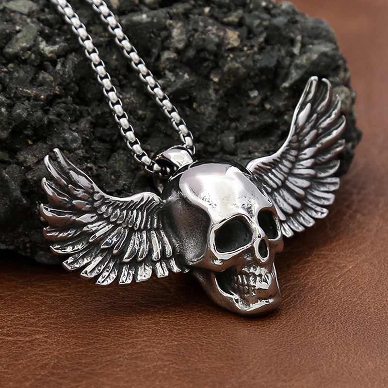 Skull Domineering Feather Pendant Necklace