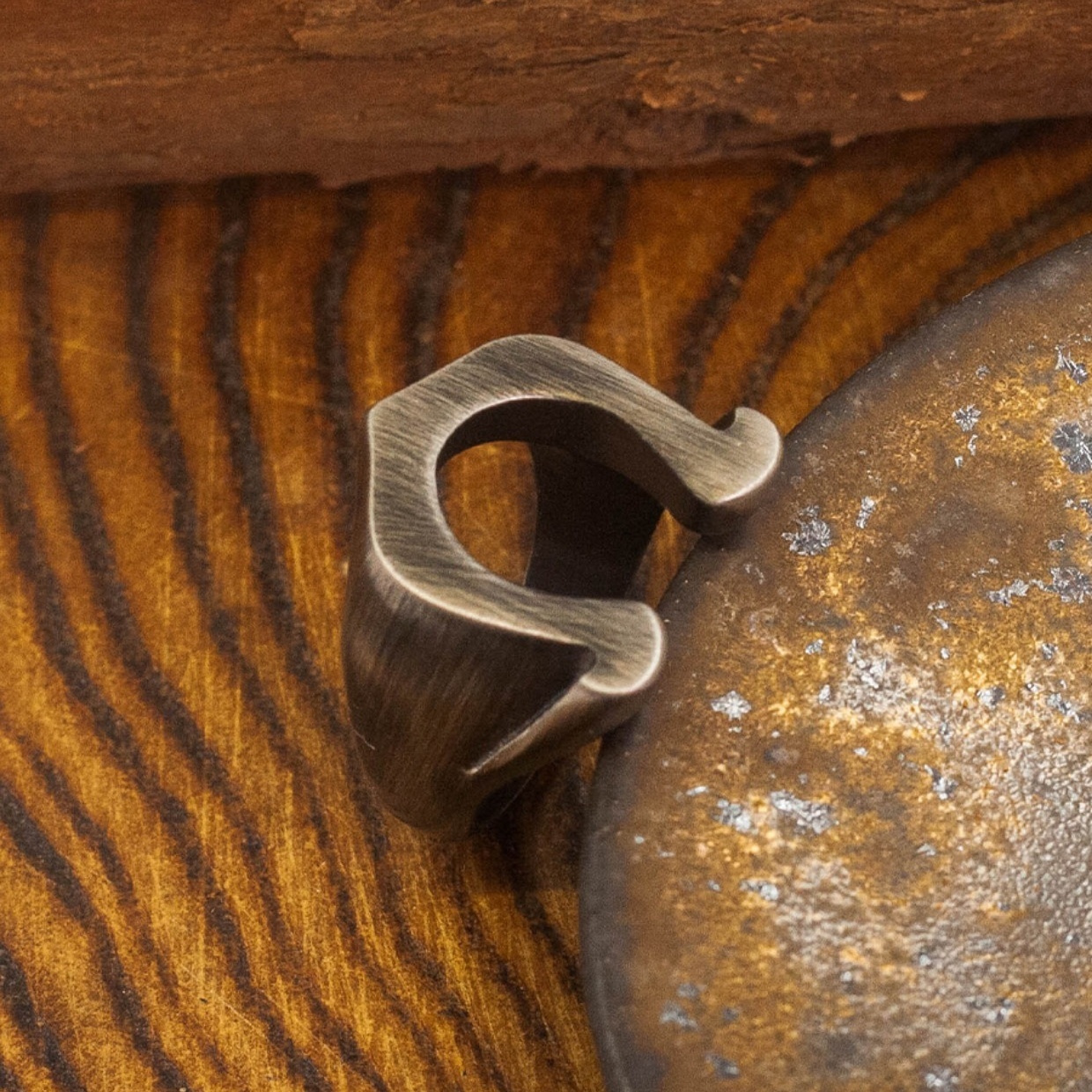 Rock Punk Horseshoe Ring