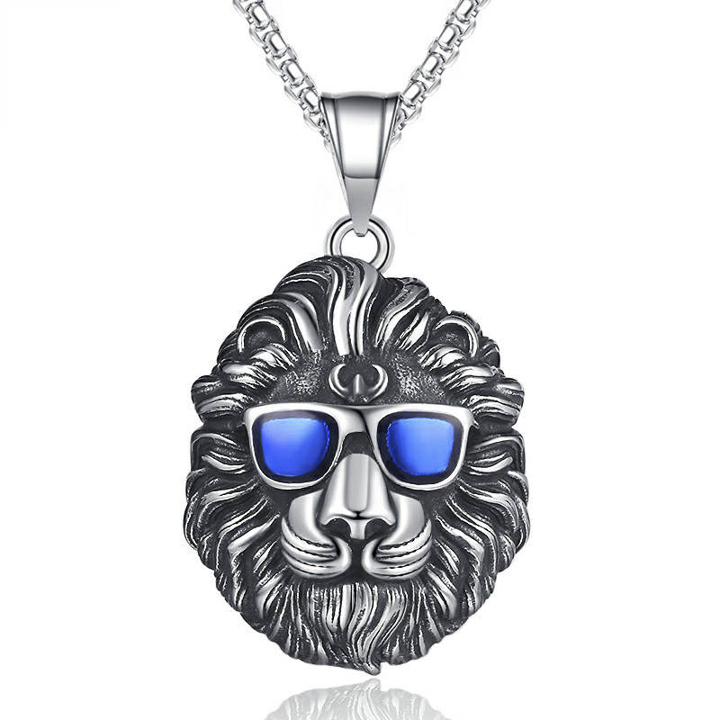 Lion head sweater necklace