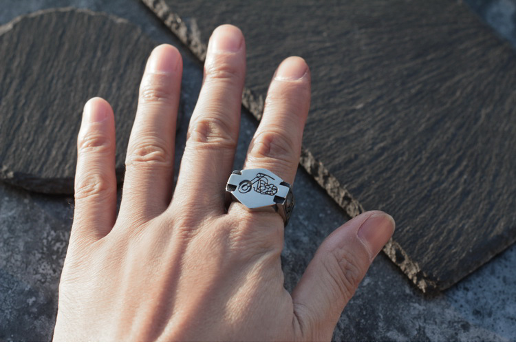 Skull motorcycle ring