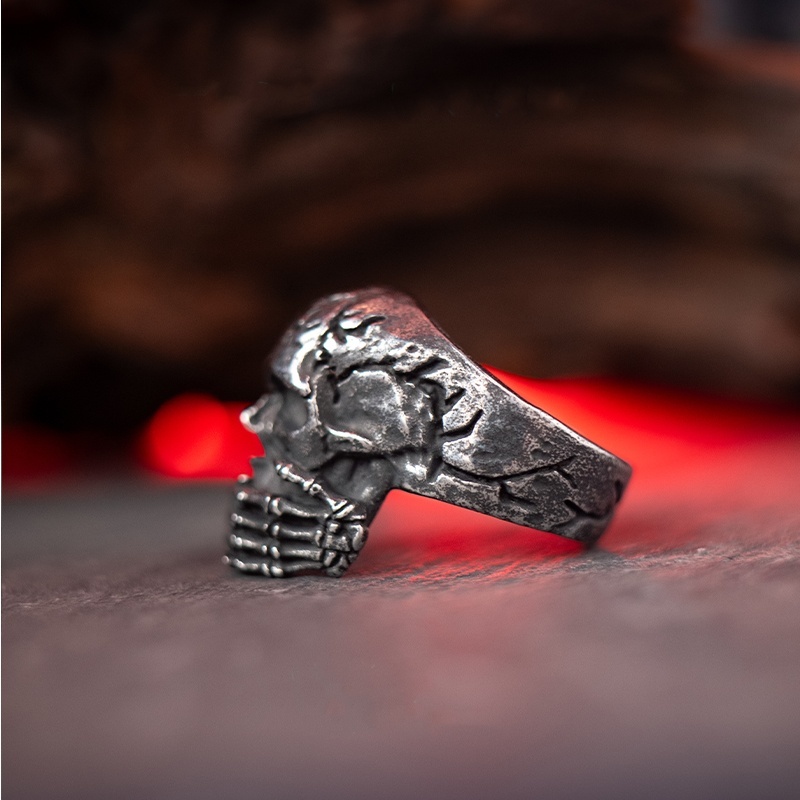 Punk skull ring