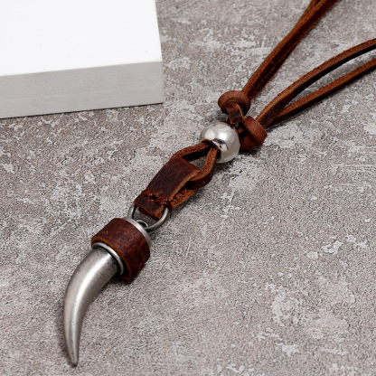 Metal wolf tooth necklace