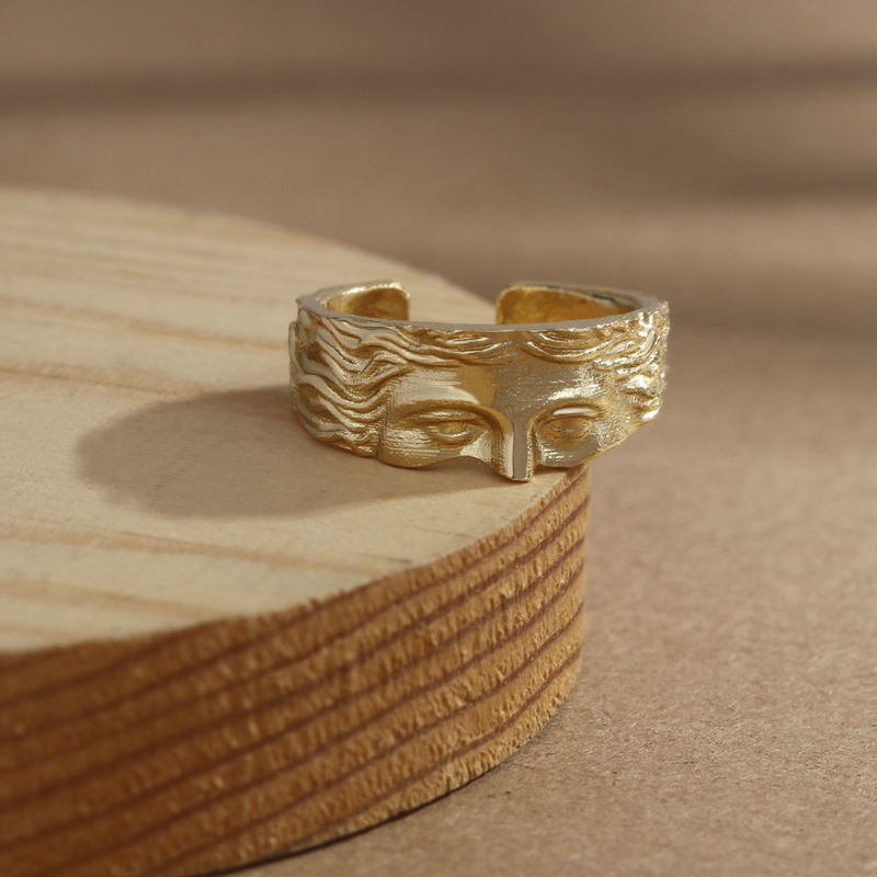 Half face ring