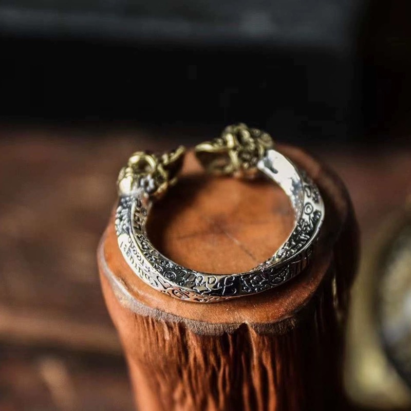 Skull Punk Spiral Letter Ring