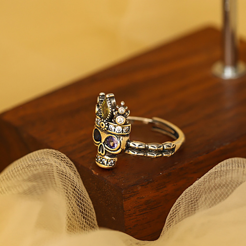 King skull ring niche design