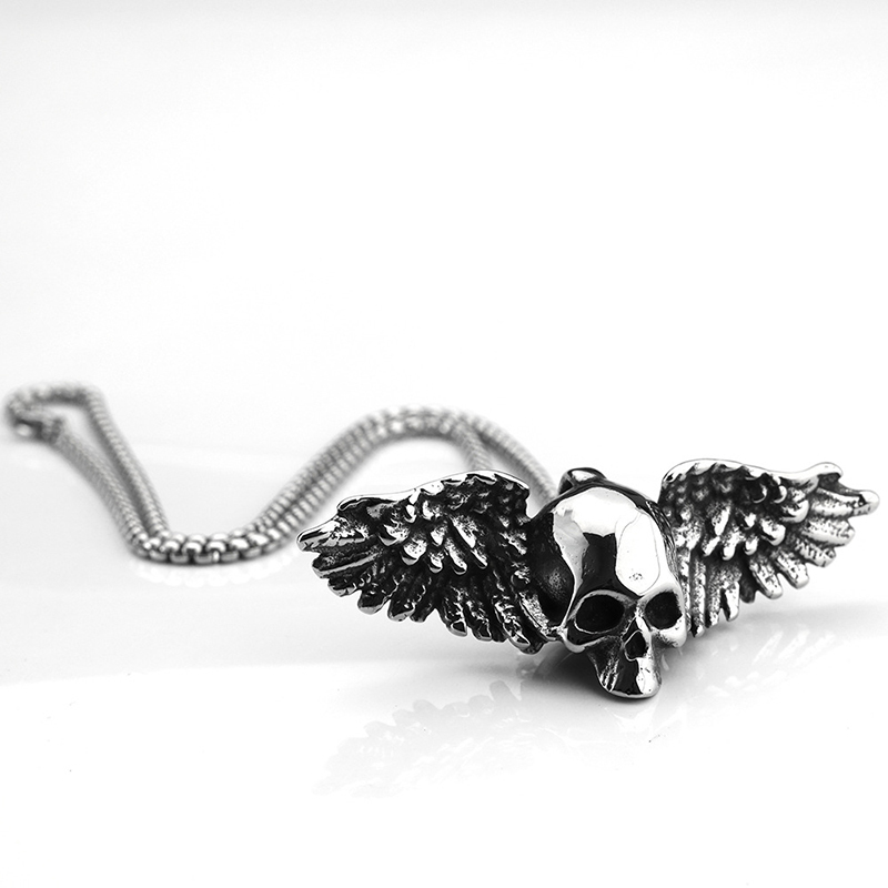 Skull Domineering Feather Pendant Necklace