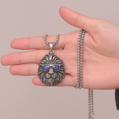 Lion head sweater necklace