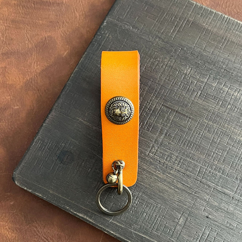 Portable leather bucket seat leather keychain car
