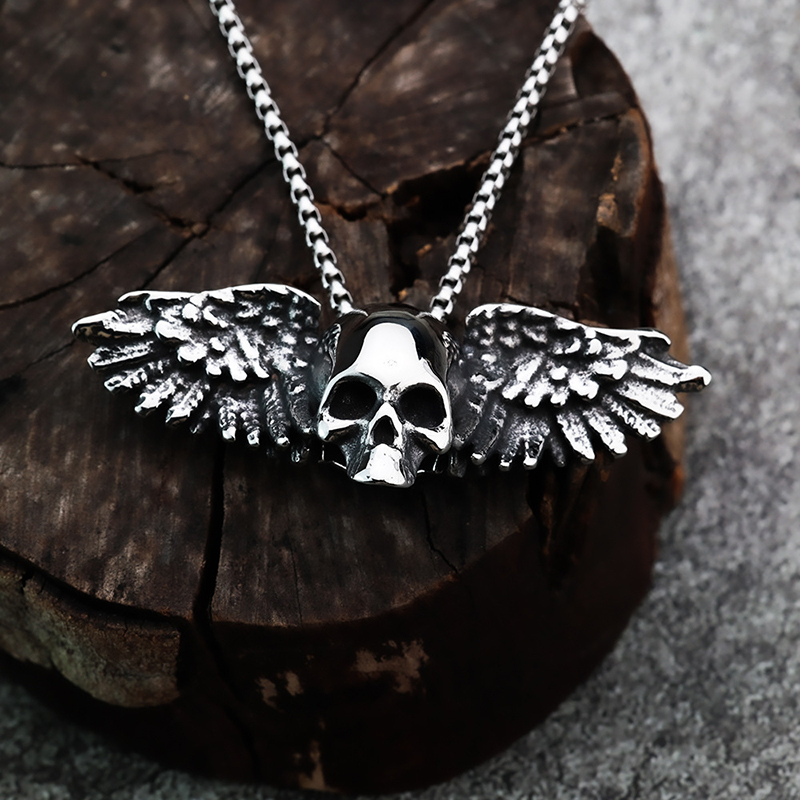 Skull Domineering Feather Pendant Necklace
