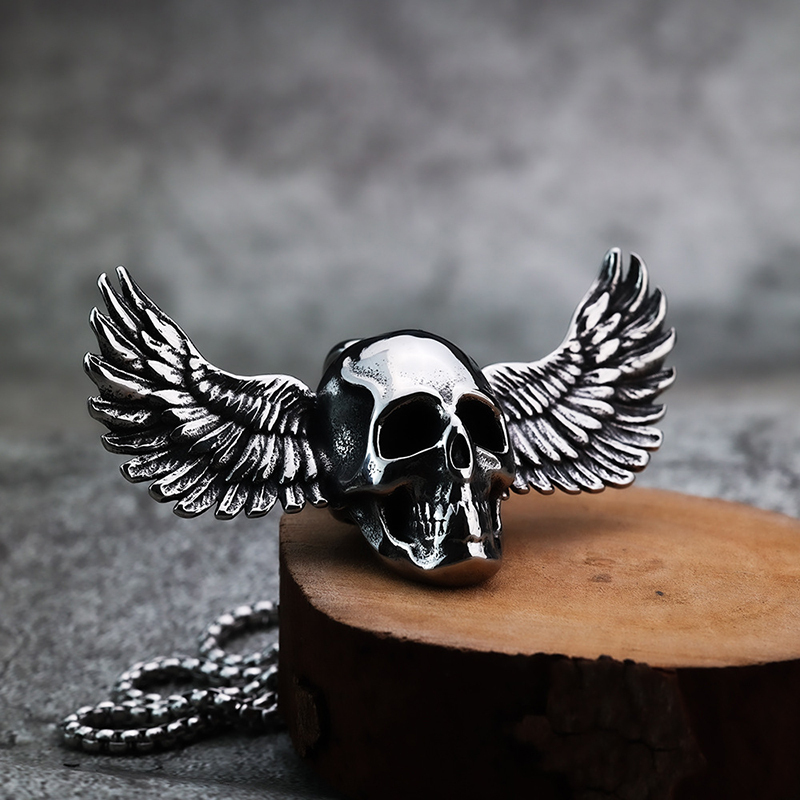 Skull Domineering Feather Pendant Necklace