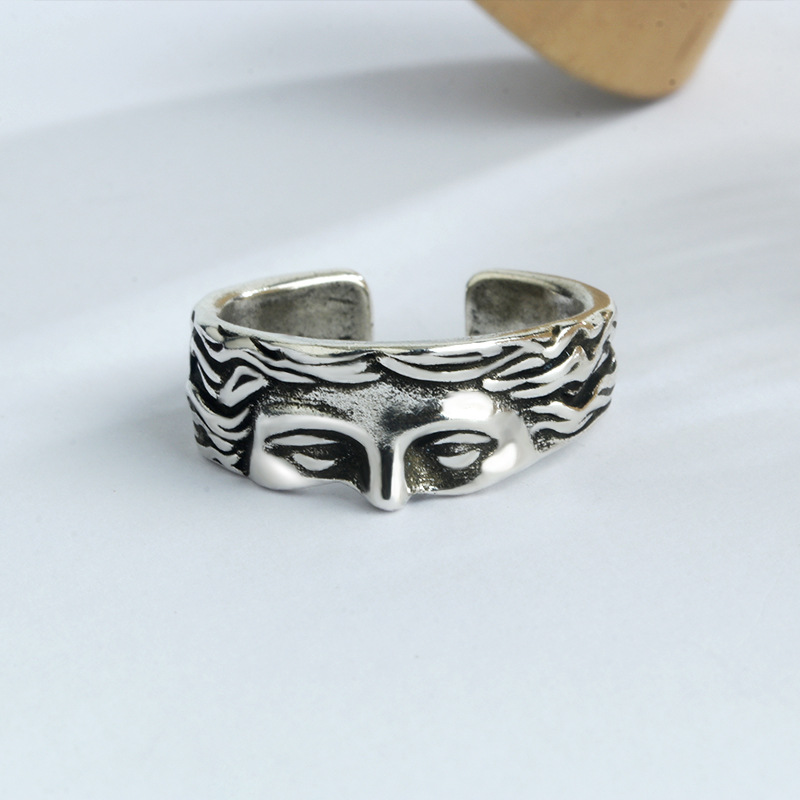 Half face ring