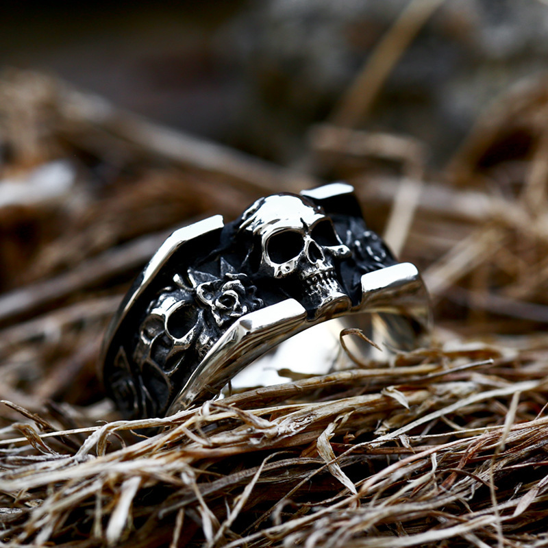 "Death Star" Skull Rose Square Ring