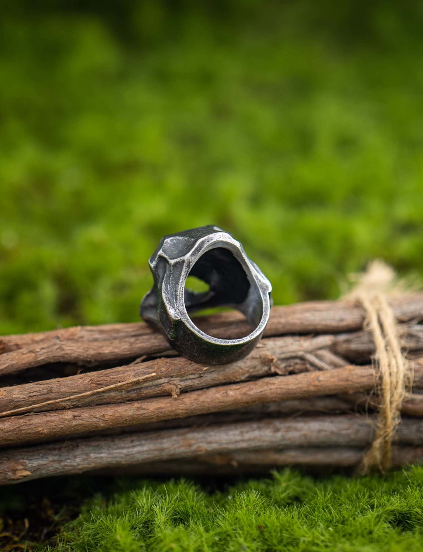 Giant Necromancer Skeleton Ring