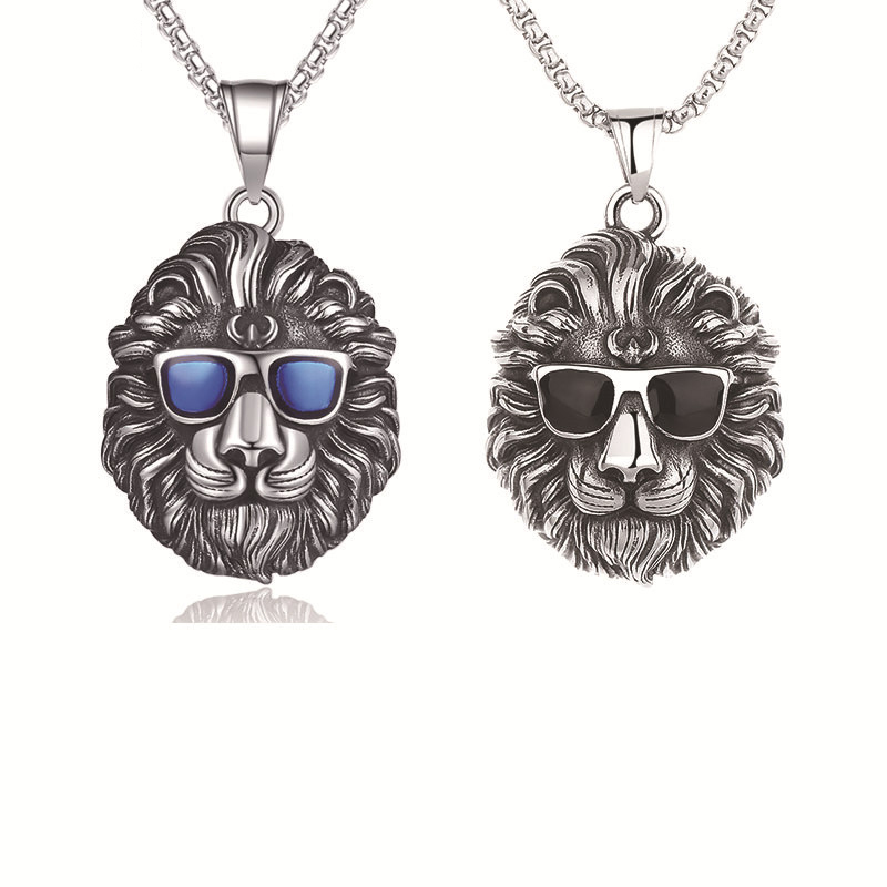 Lion head sweater necklace