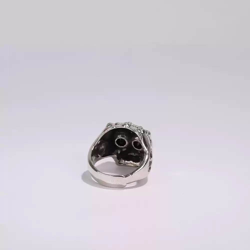 Black diamond skull ring