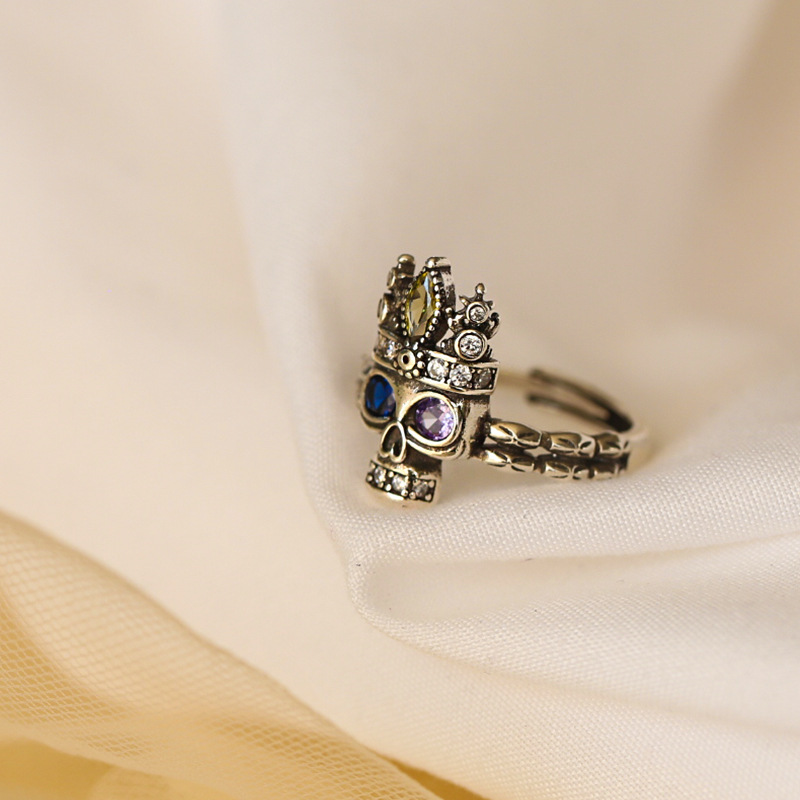 King skull ring niche design