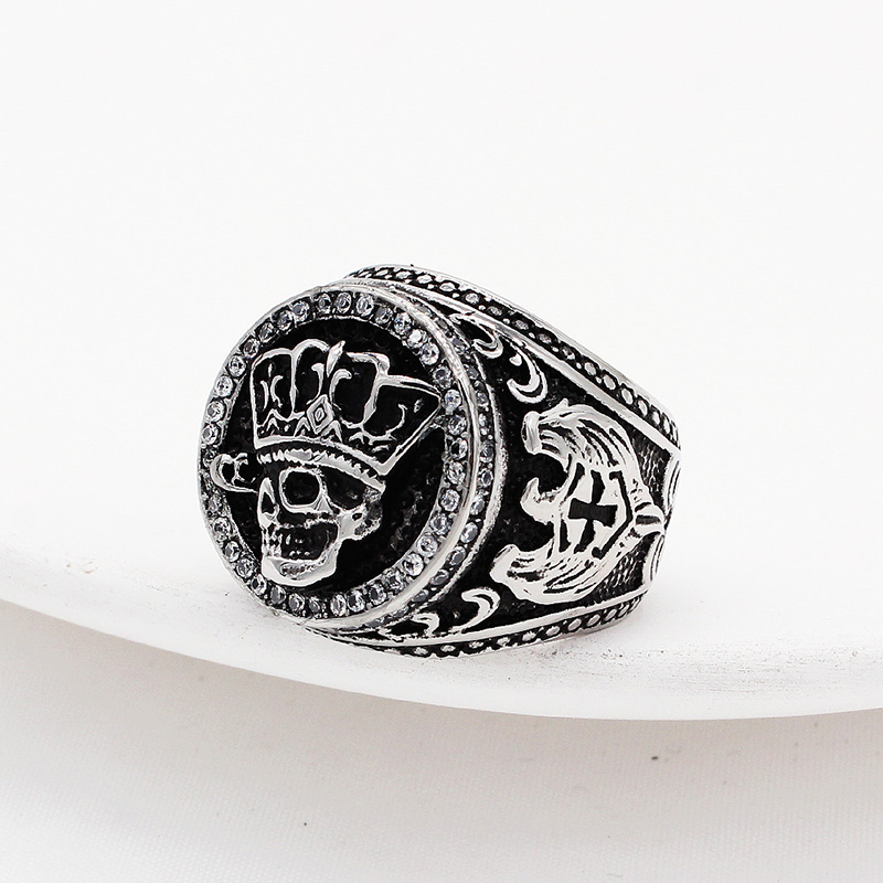 Personalized retro crown skull hip-hop ring