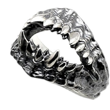  Vintage Fang Ring